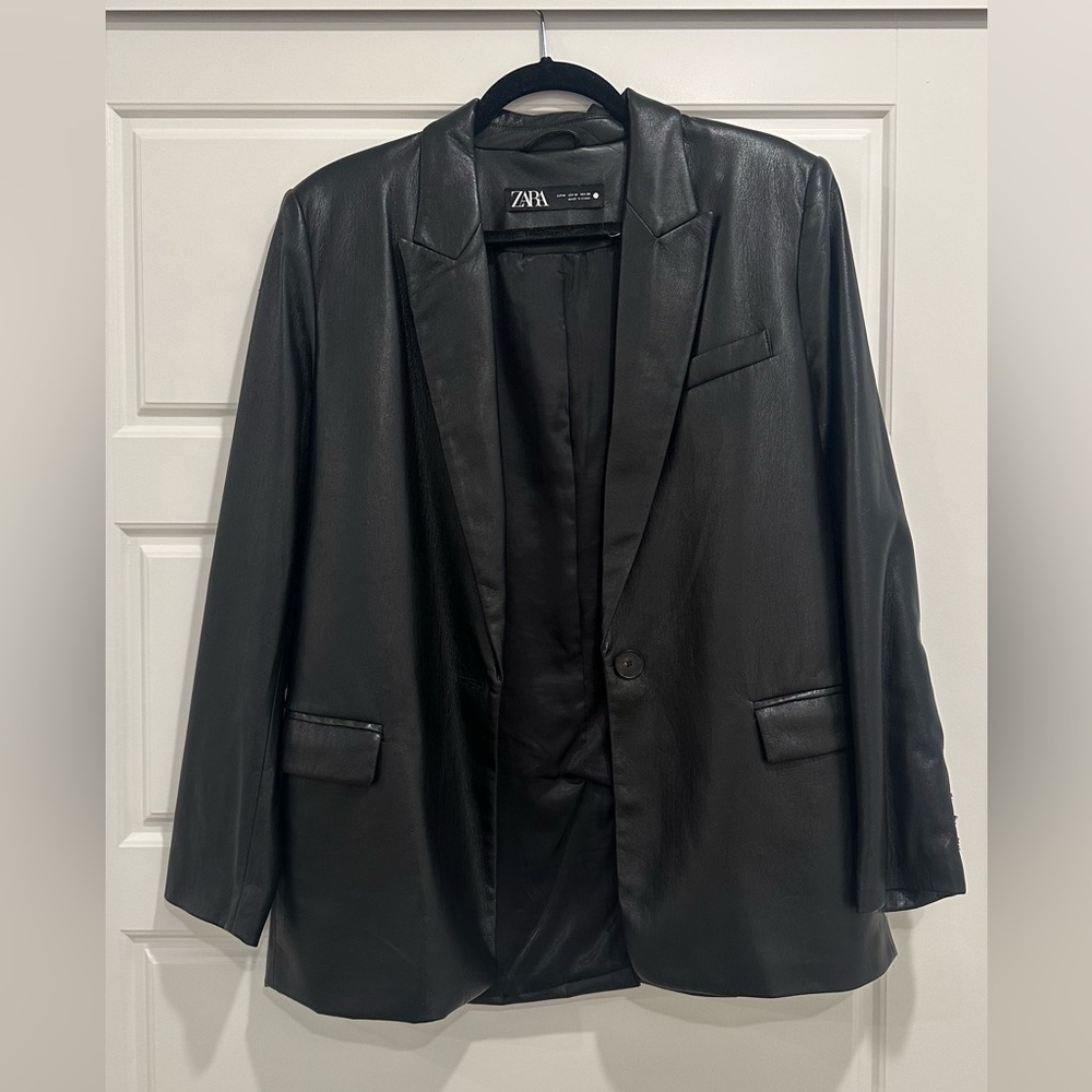 Zara Relaxed fit faux leather blazer in Medium